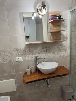 Shower, hair dryer, bidet, towels - The Mansions of TOTIGGIA 2.0 - "RIMUNDA" (Cannole)