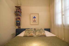 1 bedroom, iron/ironing board, WiFi, bed sheets - Le Marais Moderne (Paris)