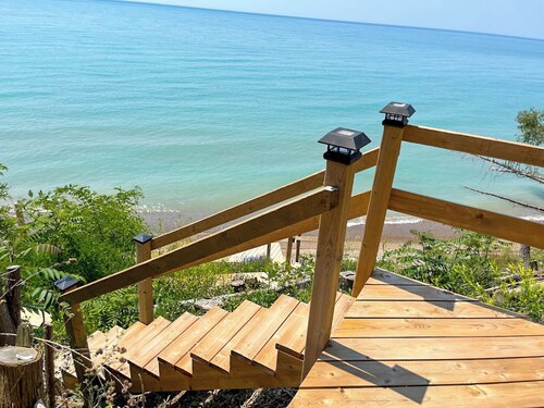 Turkey Perch, Lakefront Hot Tub