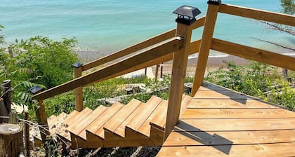 Turkey Perch, Lakefront Hot Tub