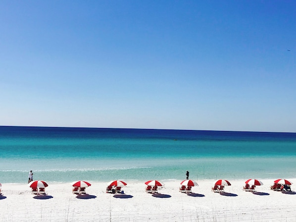 Una playa cerca