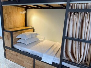 Basic Shared Dormitory, Balcony | Hypo-allergenic bedding, minibar, individually decorated - Tam Coc Guest House & Hostel (Hoa Lu)