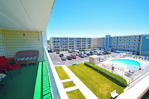 Terrace/patio - Thunder Island 81B-Baywater 39th St, Free WiFi, Pool, Elev, W/D, AC (Ocean City)