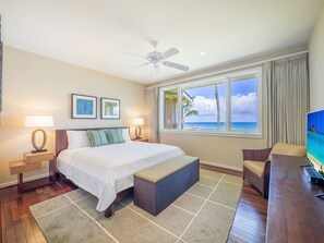 4 chambres, bureau, fer et planche à repasser, lit de bébé portatif