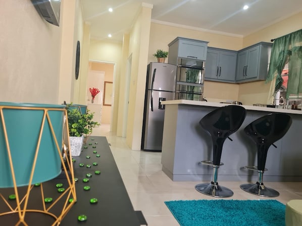Private kitchen - Condo in Gros Islet 10 Mins Drive to Beach (Gros Islet)