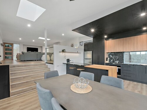 You'll have fun with the whole family, at this stylish three bedroom home.