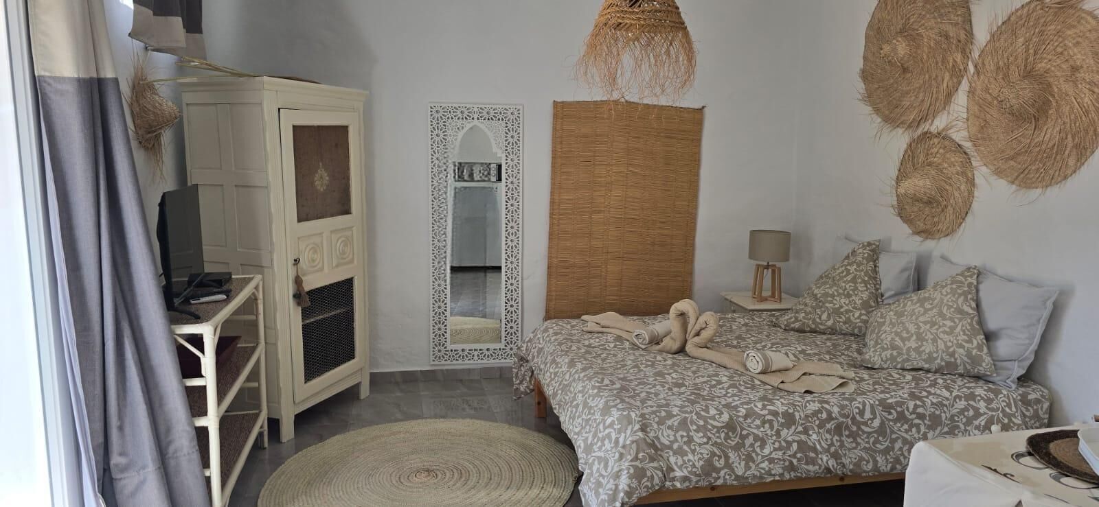 2 chambres, fer et planche à repasser, Wi-Fi, draps fournis