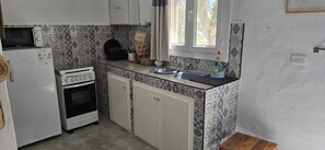 Mikroaaltouuni, uuni, liesi