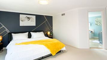 6 slaapkamers, een bureau, een strijkplank/strijkijzer, gratis wifi