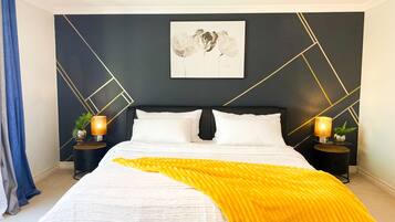 6 slaapkamers, een bureau, een strijkplank/strijkijzer, gratis wifi