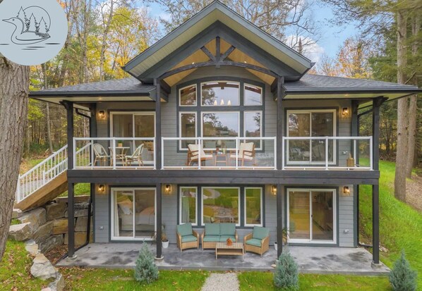 Exterior - Lakefront Winter Fun, EV Charger, Fireplace, OFSC Trail, Dog OK (Huntsville)