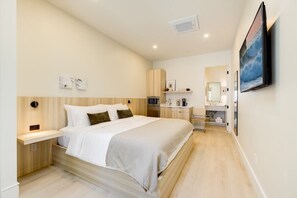 Strykejern/-brett, reiseseng for barn, wi-fi og sengetøy