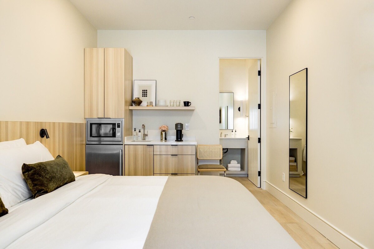 Casa De La Vina Unit 2 - Boutique Suites