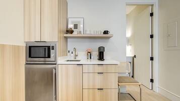 Fridge, microwave, coffee/tea maker, electric kettle