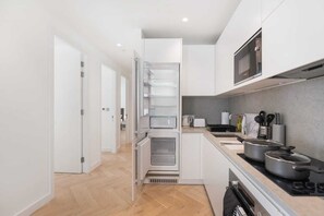 Private kitchen - 3br-sleeps8-central London-parking (London)
