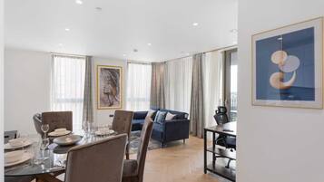 Apartment | Dining