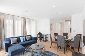 Apartment | Ruang tamu | TV skrin rata 