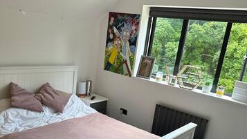 House | 4 bedrooms, iron/ironing board, free WiFi, bed sheets