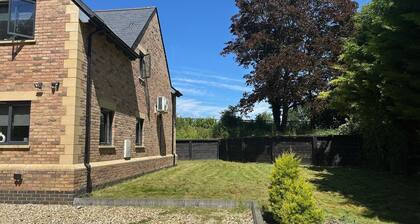 Tranquil Oxford Retreat 4 Bedroom House Aircon