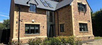 Tranquil Oxford Retreat 4 Bedroom House Aircon