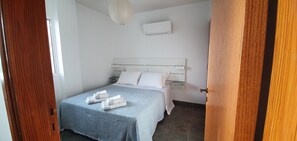 4 chambres, fer et planche Ă repasser, Wi-Fi, draps fournis