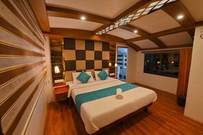 7 Schlafzimmer, Schreibtisch, WLAN, Bettwäsche