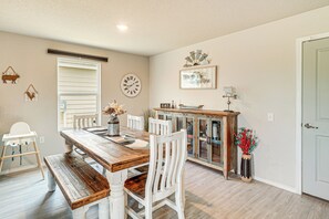 House (4 Bedrooms) | Interior