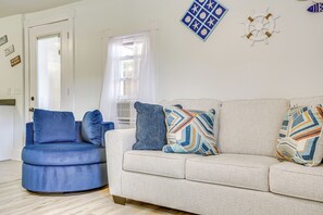 Apartment (2 Bedrooms) | Interior - Walk to Beach: Somers Point Apartment! (Somers Point)