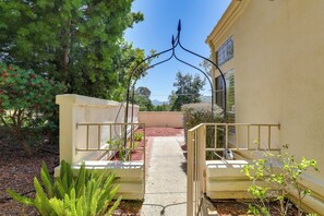 Apartment (3 Bedrooms) | Interior - Escondido Townhome w/ Gas Grill + Golf Acess! (Escondido)