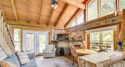 Riverfront Deck: Outdoor Retreat in Fairhope!