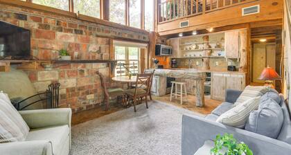 Riverfront Deck: Outdoor Retreat in Fairhope!