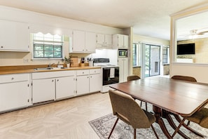 House (4 Bedrooms) | Interior - Family-friendly Huntsville Home w/ Spacious Yard (Huntsville)