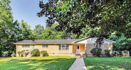 Family-friendly Huntsville Home w/ Spacious Yard