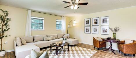 House (4 Bedrooms) | Front of property