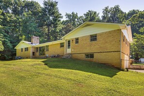 House (4 Bedrooms) | Interior - Family-friendly Huntsville Home w/ Spacious Yard (Huntsville)