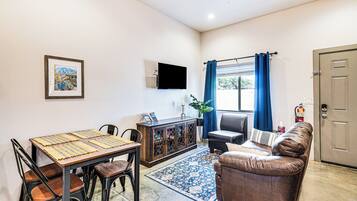 Apartment (2 Bedrooms) | Front of property