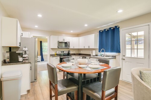 Charming Greenville Home w/ Yard: 3 Mi to Downtown