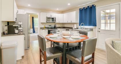 Charming Greenville Home w/ Yard: 3 Mi to Downtown