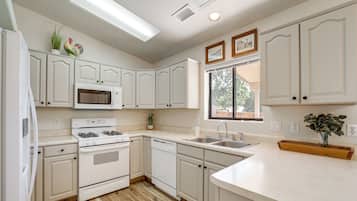 Nhà (3 Bedrooms) | Nội thất