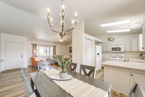 Hike, Shop & Unwind: Cottonwood Home w/ Patio!