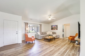 House (3 Bedrooms) | Interior