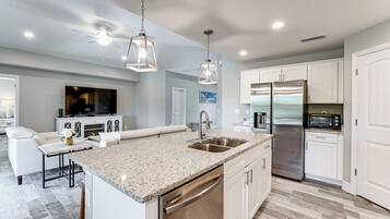 House (3 Bedrooms) | Interior