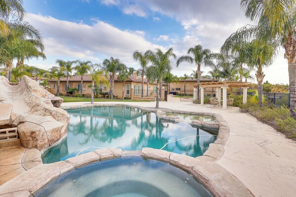 Apartment (2 Bedrooms) | Front of property - 10 Mi to Dtwn: Riverside Triplex w/ Pool (Riverside)