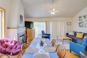 TV, fireplace, DVD player, books - Catskills Townhome ~ 2 Mi to Windham Mountain Club (Windham)