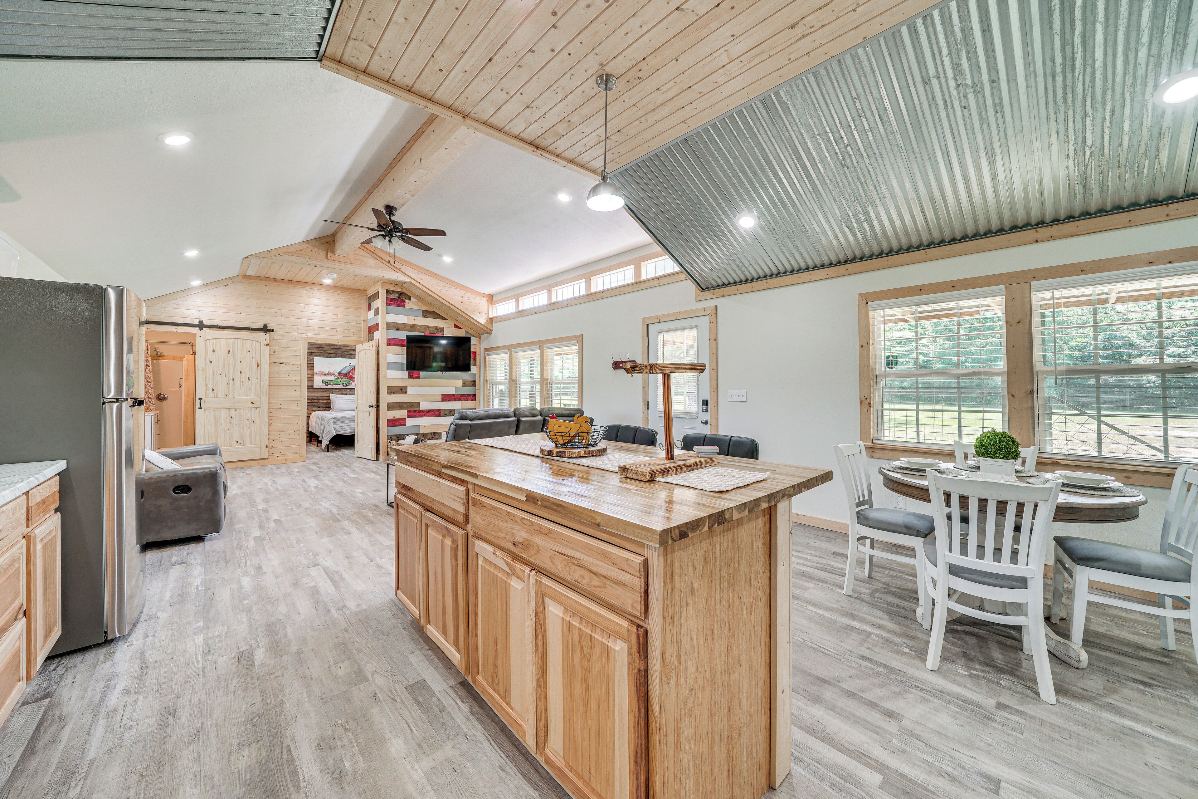 House (2 Bedrooms) | Interior