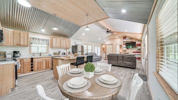 Rumah (2 Bedrooms) | Interior