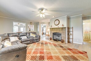 House (3 Bedrooms) | Interior - Large Yard + Fire Pit: Hot Springs Home (Hot Springs)