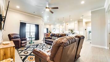 House (4 Bedrooms) | Front of property