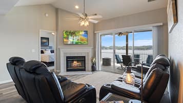 Fernseher, Kamin, Arbeitsbereiche