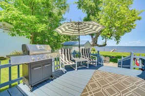 Cottage (3 Bedrooms) | Interior - Private Dock & Fire Pit: Houghton Lake Home! (Houghton Lake)